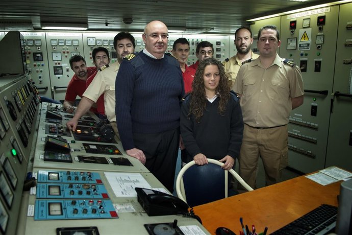 Alumnos de náutica en prácticas en Transmediterránea