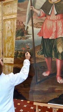 Restauración de una de las obras del Museo de Bellas Artes de Santa Cruz