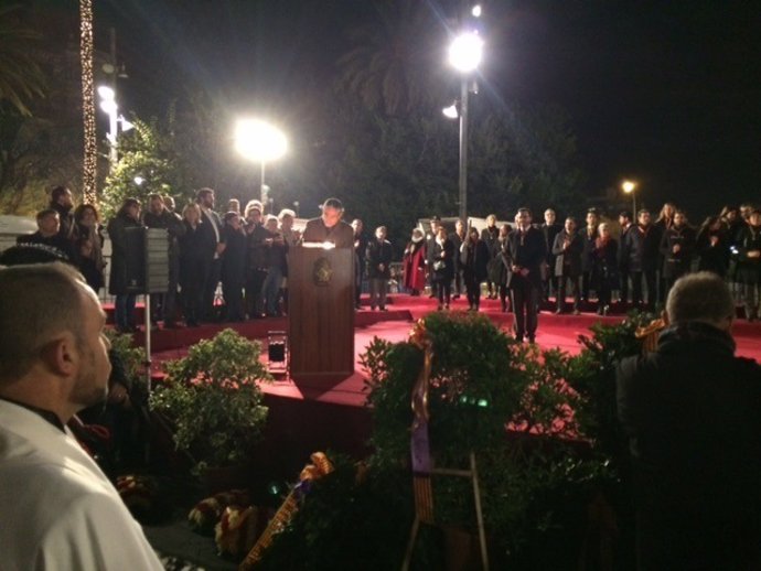 Momento de la ofrenda floral
