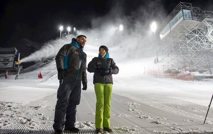 El consejero de Turismo visita la pista Neveros de Sierra Nevada