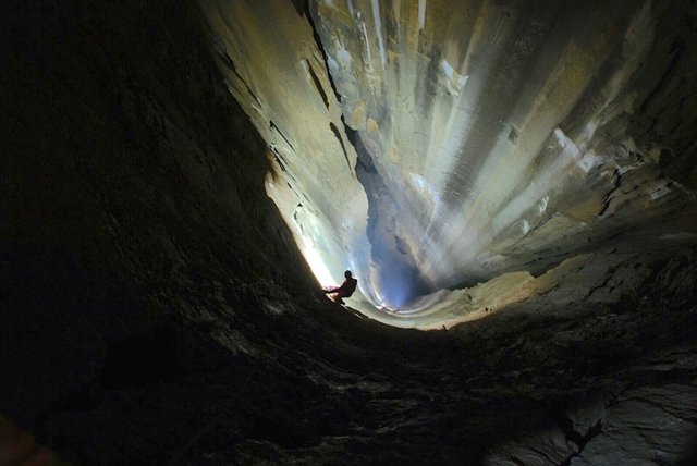 Pozo vertical descubierto en Ruesga