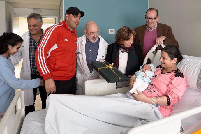 El primer bebé del año de la Comunitat nace en el Hospital de Gandia