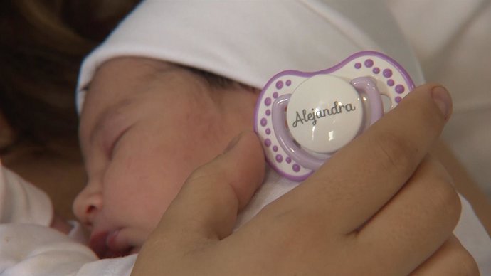 Alejandra Otero, el primer bebé español del 2017