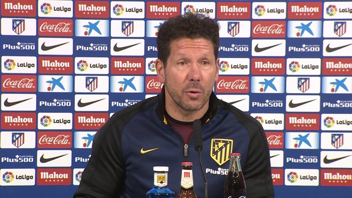 Simeone: "Me tendrán que seguir soportando"