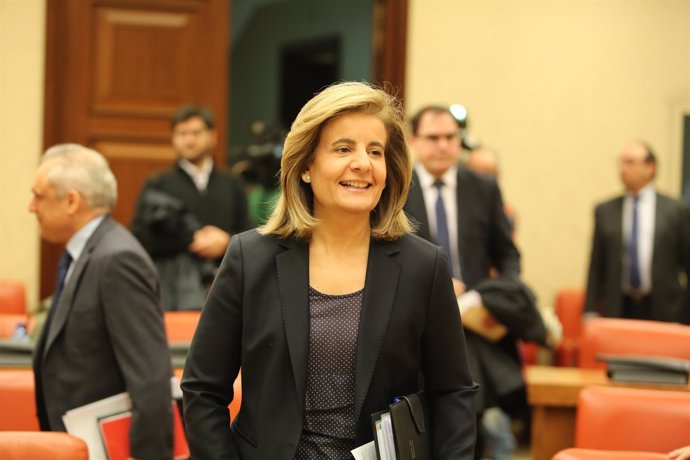  Fátima Báñez Comparece En La Comisión De Empleo Y Seguridad Social