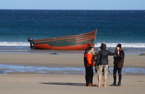 Patera que llegó ayer a la playa de Famara (Lanzarote)