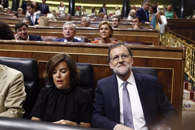 Rajoy y Santamaría en el debate de investidura