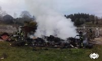 Extinguido un incendio en una casa de madera de Poo, Llanes