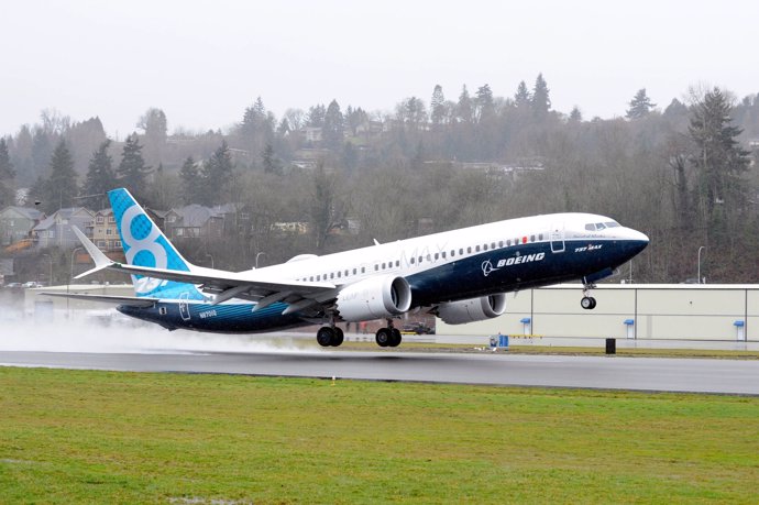 737 MAX