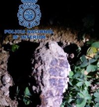 Hallan una granada de mano muy deteriorada cerca de un colegio de Alicante