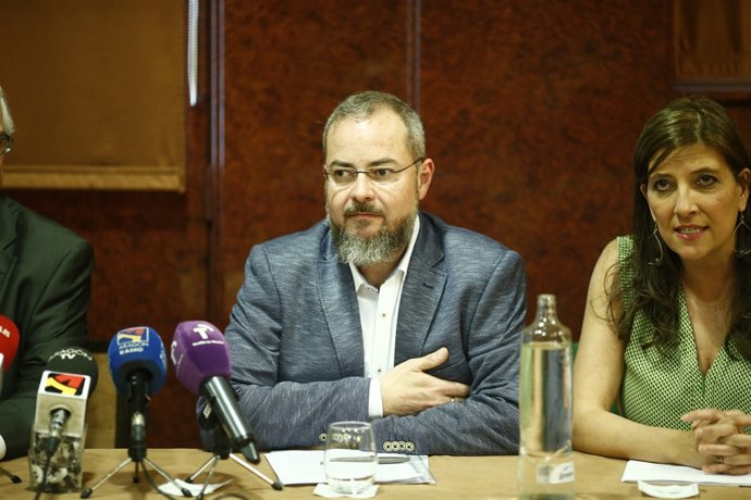 La asociación de Víctimas del Yak 42 ofrece una rueda de prensa