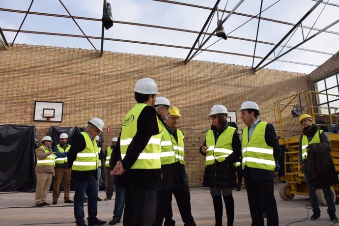 De la Calle visitas colegio retirada de amianto Málaga