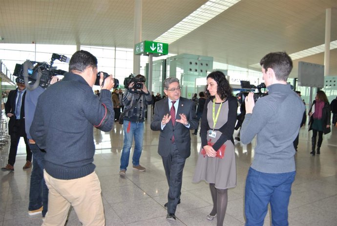 E.Millo (deleg.Gobierno Catalunya) S.Corrochano (dtora.Aerop.Barcelona)