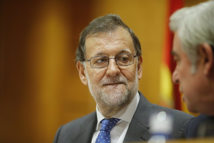 Rajoy preside la reunión de senadores del Grupo Popular
