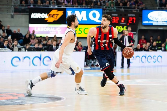 Baskonia pasa por encima del Real Madrid