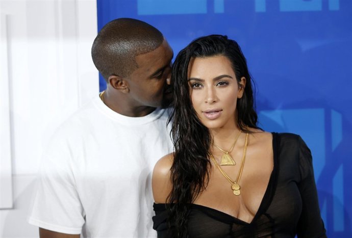KIM KARDASHIAN Y KANYE WEST