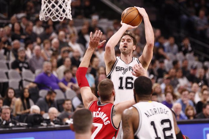 Pau Gasol en el Toronto Raptors - San Antonio Spurs