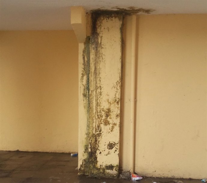 Bajante en mal estado.