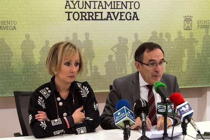 Cruz Viadero y Tazón en rueda de prensa