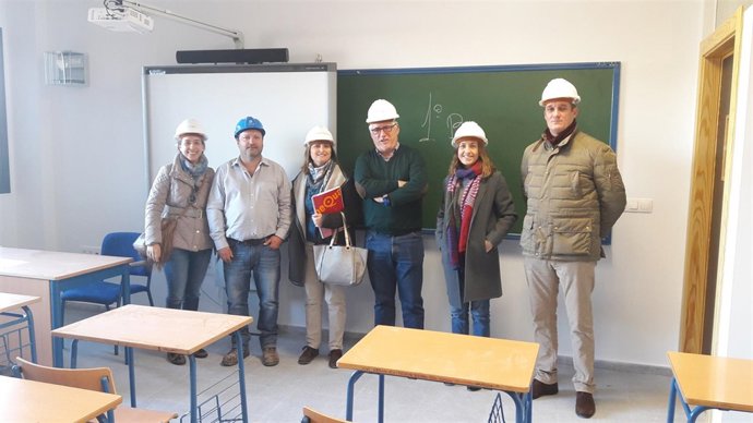 La delegada de la Junta visita las obras del IES de El Toyo