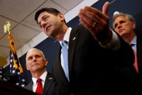 Trump fija como prioridad del Gobierno y el Congreso derogar el 'Obamacare'