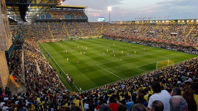 Afición Del Villarreal En El Madrigal