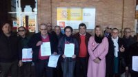 UGT entrega en todas las subdelegaciones del Gobierno saquitos de carbón y un manifiesto en defensa de las pensiones