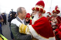 Cerca de 10.000 personas reciben a los Reyes Magos de Oriente a su llegada a Las Palmas de Gran Canaria