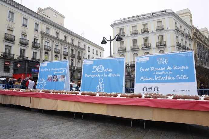 Aldeas Infantiles SOS reparte 1.500 kilos de Roscón de Reyes en el año de su 50 