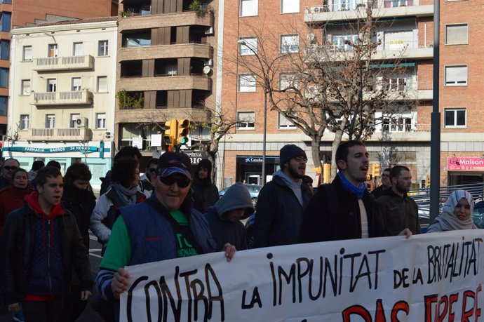 Concentración en Lleida por una presunta agresión a un joven