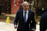 Trump elige al exsenador Dan Coats como su director de Inteligencia