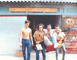 Formación original de Dixebra, en su local de ensayo en 1987. 