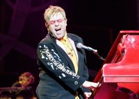 Elton John, Sabina, Isabel Pantoja o Bisbal, grandes citas musicales en 2017 en Andalucía