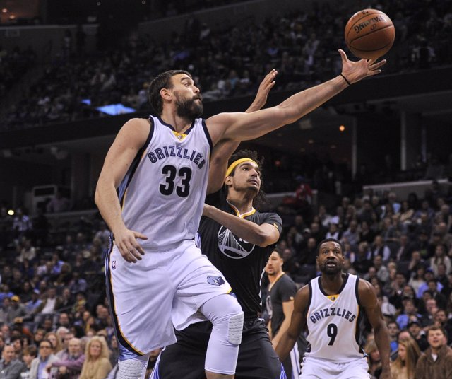 Marc Gasol ante los Golden State Warriors