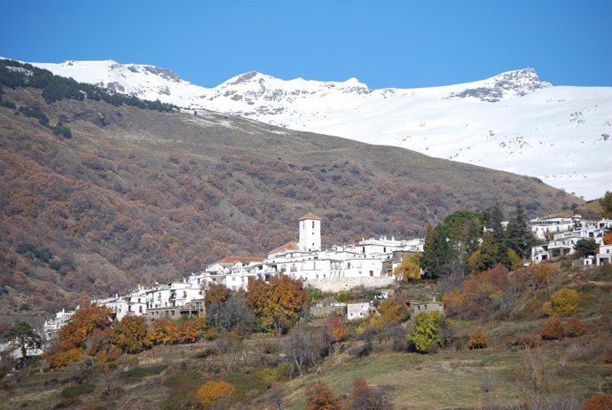 Vista del municipio de Capileira (Granada)