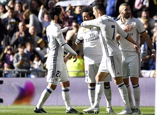 El Real Madrid golea al Granada en Liga