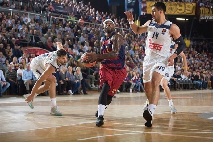 Gustavo Ayon Y Jonathan Holmes (FC BARCELONA LASSA - REAL MADRID)