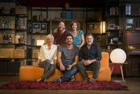 Cesc Gay y Eva Hache llegan al Festival de Teatro de Málaga con 'Los vecinos de arriba'