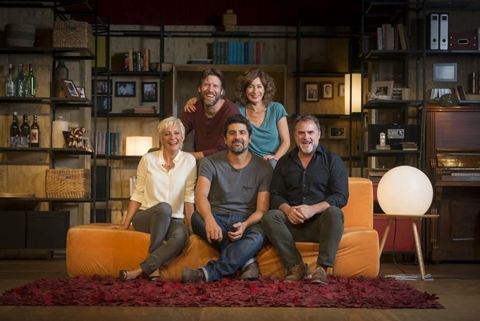 Nota De Prensa Los Vecinos De Arriba En El 34 Festival De Teatro De Málaga