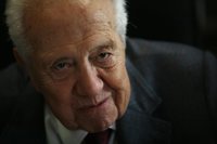 Vara transmite el "más sincero pésame" por la muerte de Mario Soares