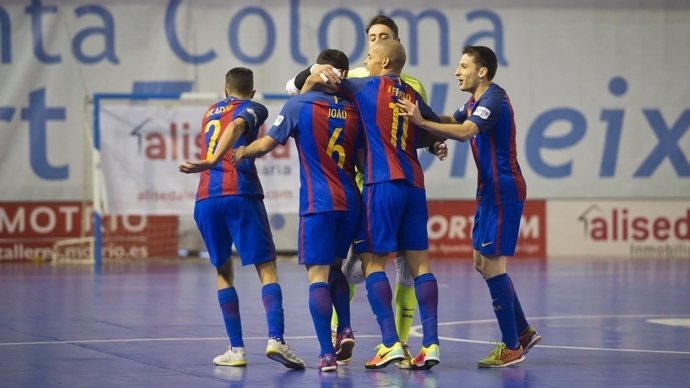 El Barcelona Lassa de fútbol sala celebra un gol