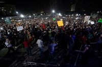 Miles de mexicanos vuelven a protestar en las calles por el alza del precio de la gasolina