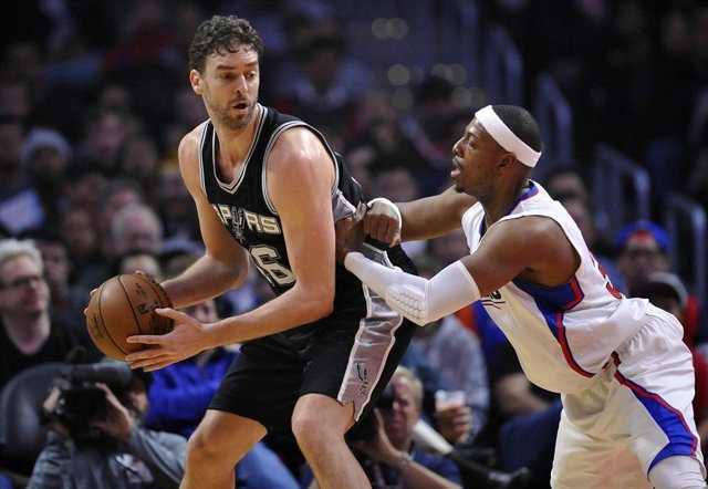 Pau Gasol ante Paul Pierce en la NBA