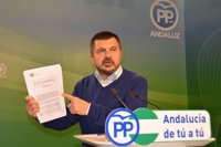 PP-A: Susana Díaz deja la sanidad "cerrada por vacaciones" en plena epidemia de gripe