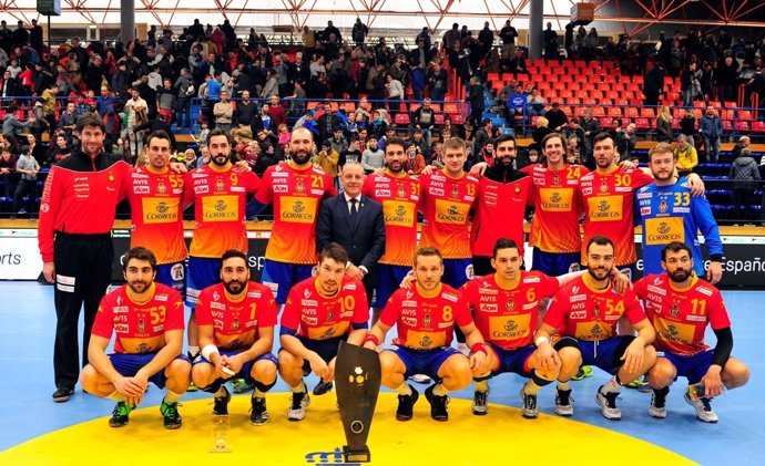 Los Hispanos conquistan el Torneo Internacional de España de balonmano