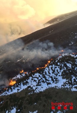 Fuego en Garòs, en la Val d'Aran (Lleida)