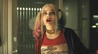 Margot Robbie 'pillada' preparando su Harley Quinn de Gotham City Sirens