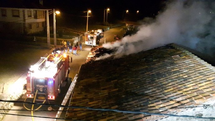 Incendio casa San Miguel de Aguayo 