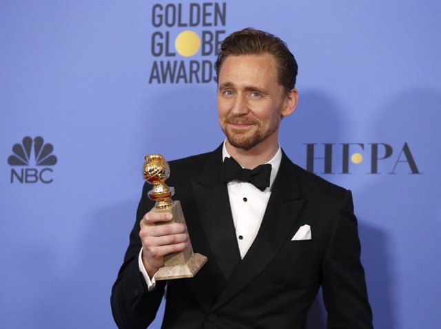 Tom Hiddleston en los Globos de Oro