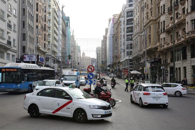 Cortes de tráfico en la calle Gran Vía de Madrid por Navidad